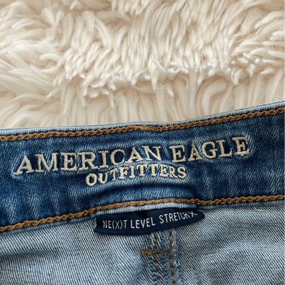 American Eagle Outfitters Frayed Hem Blue Denim Shorts - Picture 2 of 4